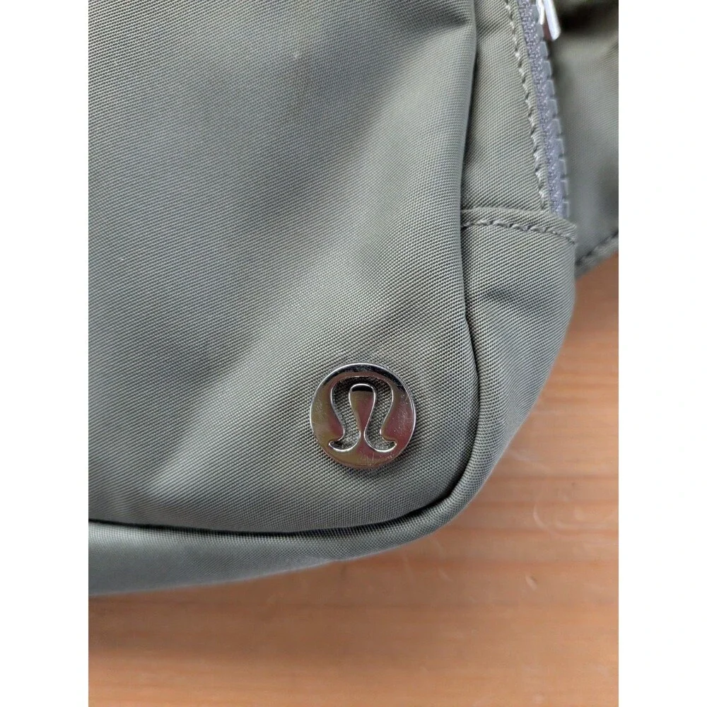 Lululemon Olive Green Everywhere Belt Bag 1L Very Clean!